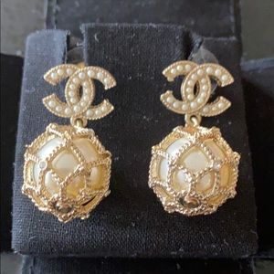 Chanel Pearl Earrings - BEAUTIFUL!